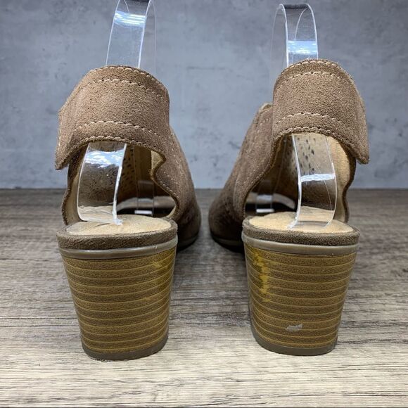 White Mountain Lenora 8.5~Taupe Suede Open Toe  Slingback~Adjustable Strap - Picture 4 of 9